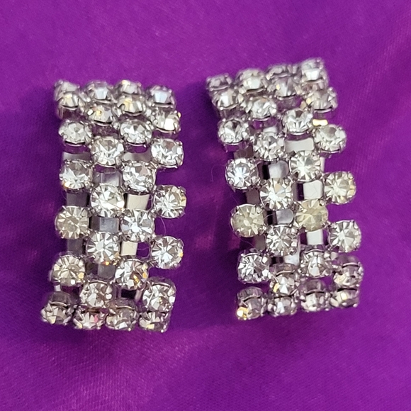 Western Germany Rhinestone Clip On Vintage Earrings ~ Costume Jewelry ~ Sparkle! - Picture 9 of 16